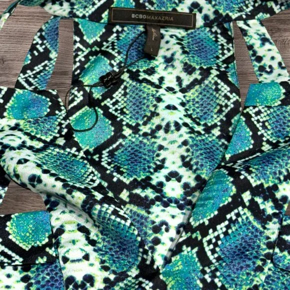 BCBG Maxazria Sleeveless Snake Sprint Lightweight Blue Green Black Blouse size L - Picture 11 of 11